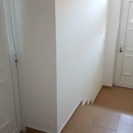 Relax A4 Apartment Sarvar